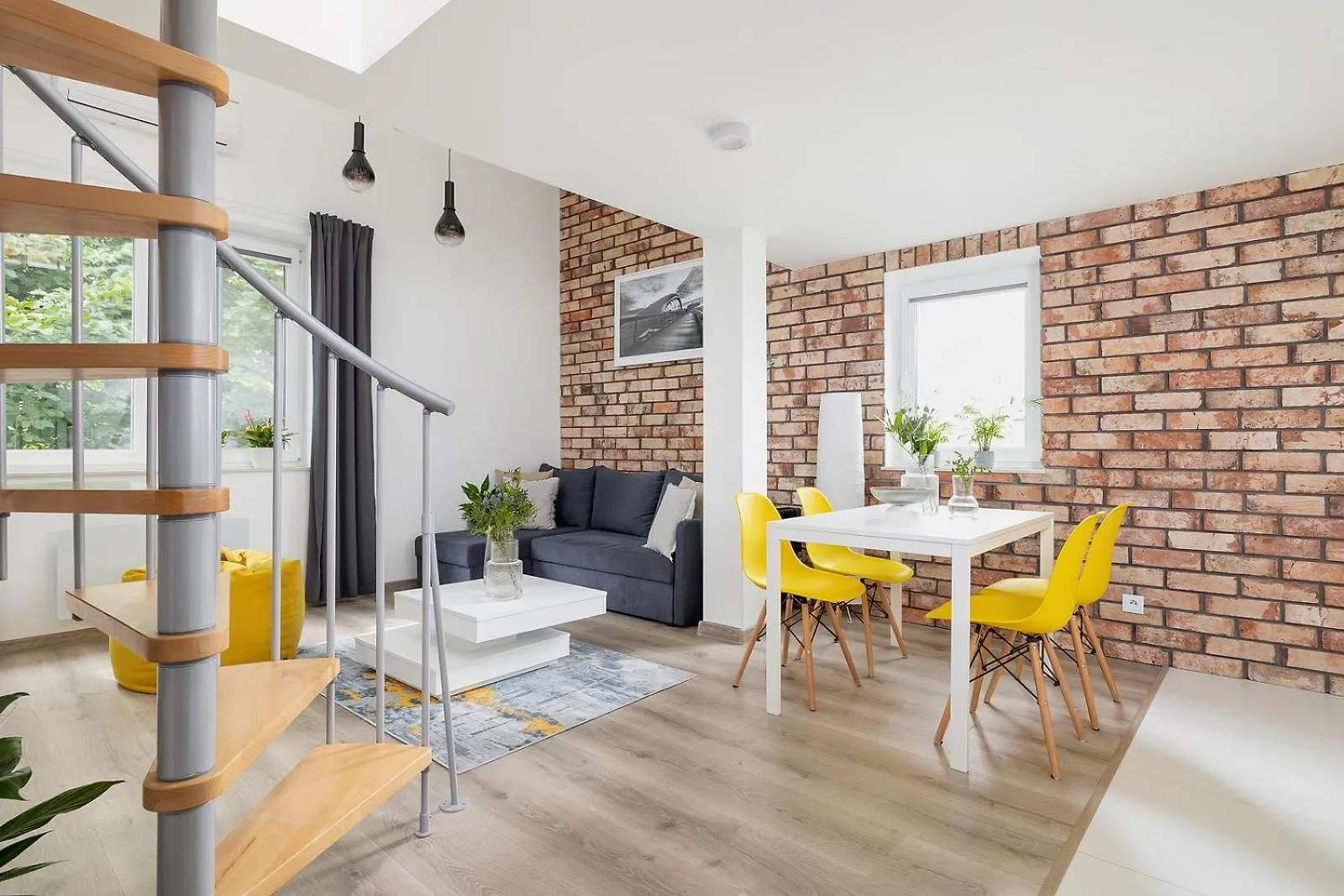 Studio Apartment With An Ac - Dluga 52 Street contacts